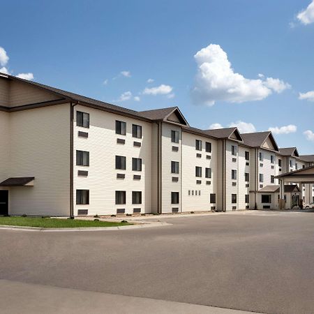 Hotel Baymont By Wyndham Wellington Esterno foto