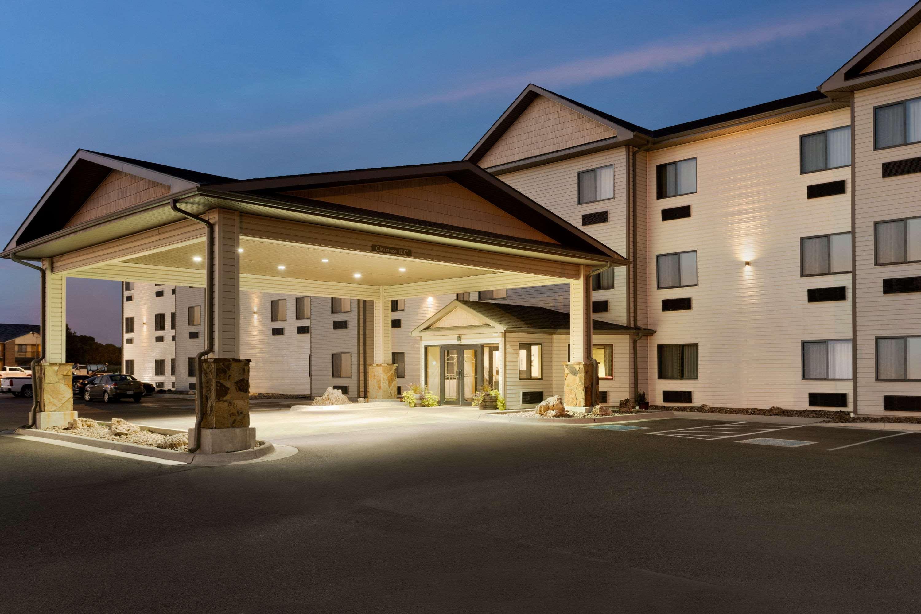 Hotel Baymont By Wyndham Wellington Esterno foto