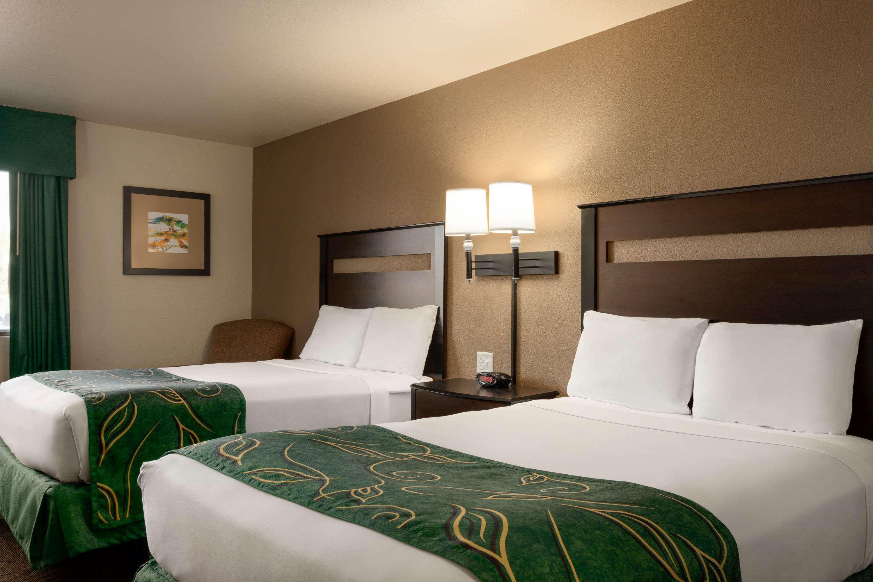 Hotel Baymont By Wyndham Wellington Esterno foto