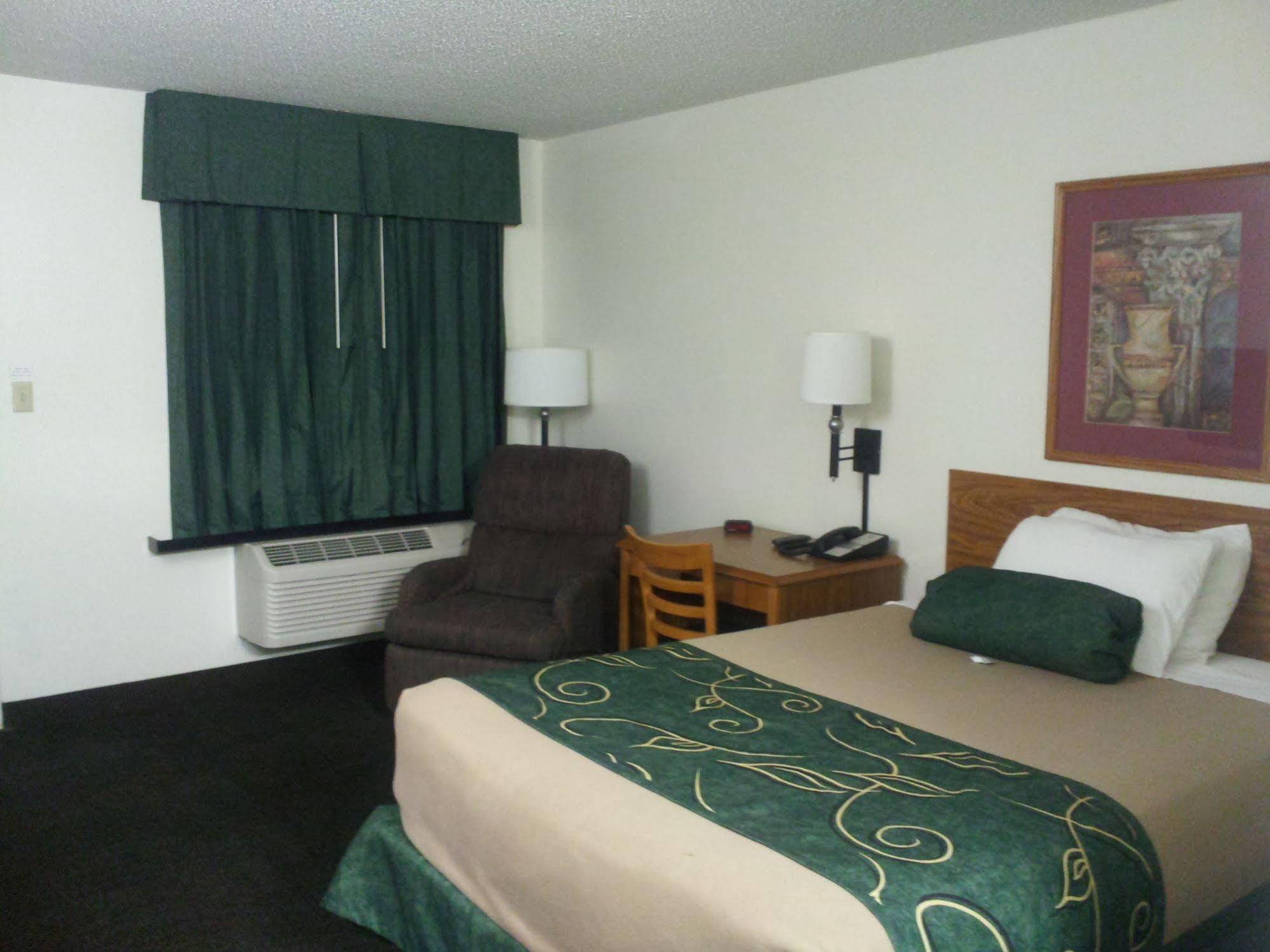 Hotel Baymont By Wyndham Wellington Esterno foto